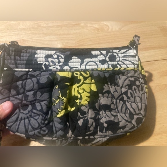 Vera Bradley purse. Super adorable & in excellent condition. See pictures - Picture 4 of 5